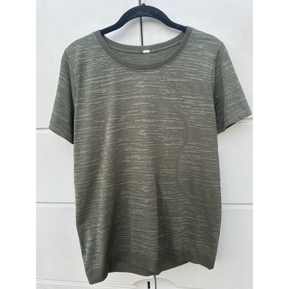 Lululemon Swiftly Tech Short Sleeve Relaxed Fit Camo Green Sz 8 Read - Picture 3 of 16